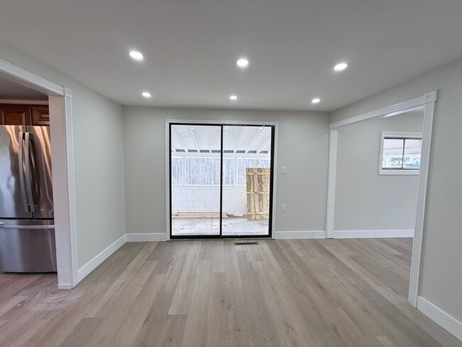 Building Photo - 315 Park Ave