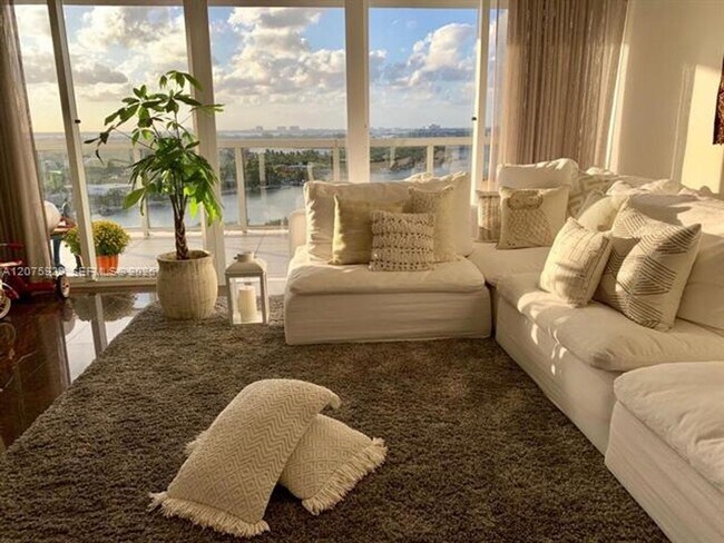 Building Photo - 6301 Collins Ave
