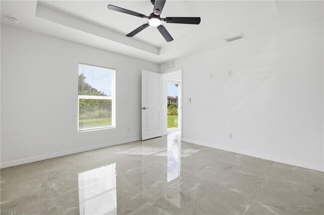 Building Photo - 416 Pinehurst Ave