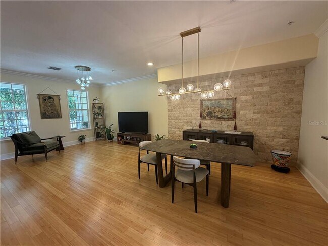 Building Photo - 1425 Chatfield Pl
