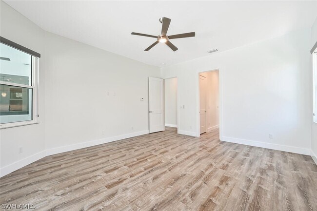 Building Photo - 4231 Crayton Rd