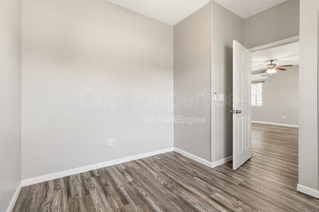 Building Photo - 9140 Sailfish Dr