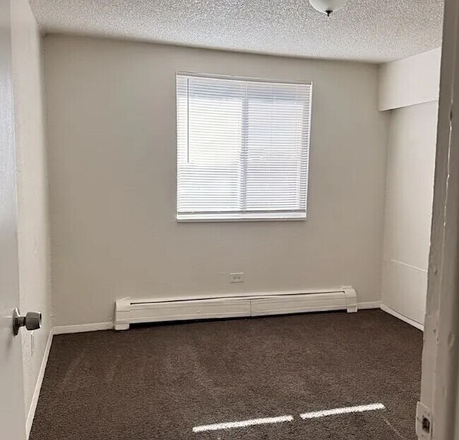 Building Photo - 2647 W Evans Ave