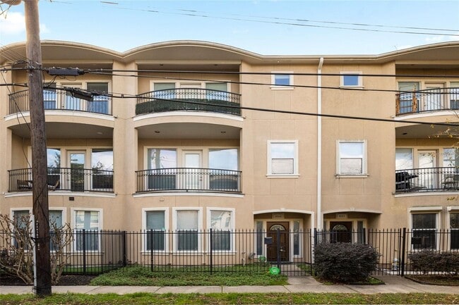 Building Photo - 3-Story Townhome in Midtown – 3BR/3.5BA with Private Balconies