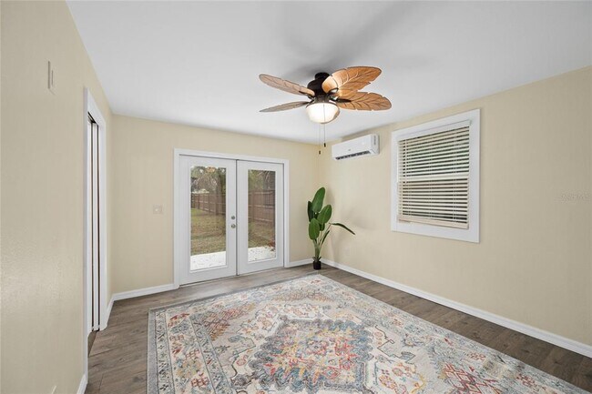 Building Photo - 245 S Rhodes St