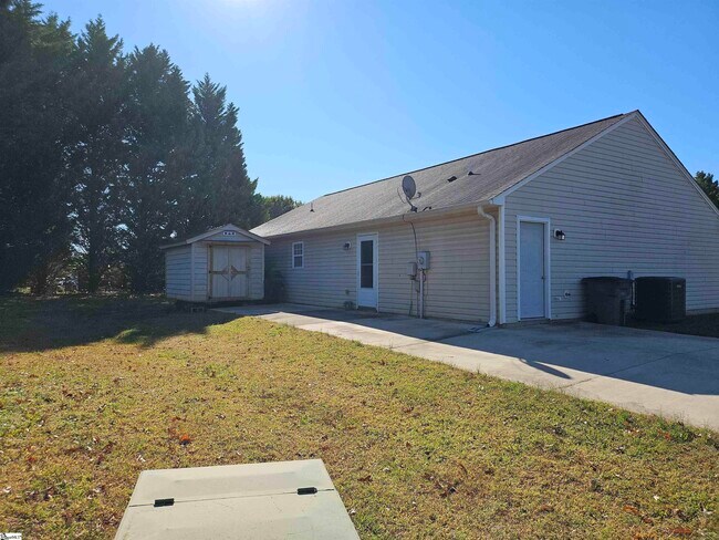 Building Photo - 132 Falcon Ridge Dr