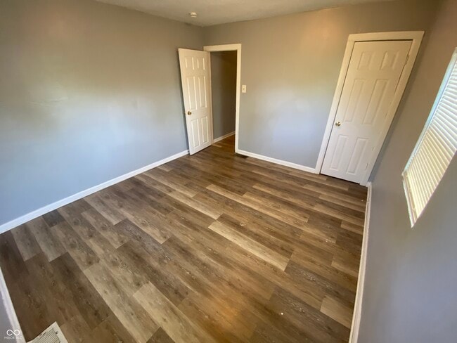 Building Photo - 2842 N Chester Ave