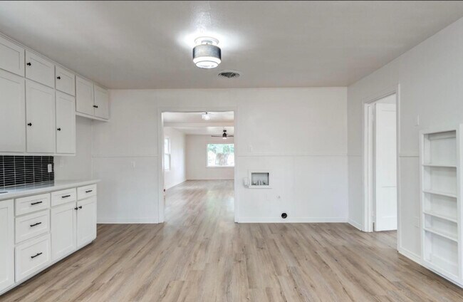 Building Photo - 2609 41st St