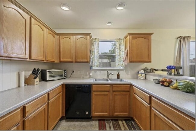 Building Photo - 15305 Mimebark Way