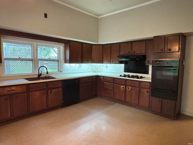 Building Photo - 4550 E Ooley Ave