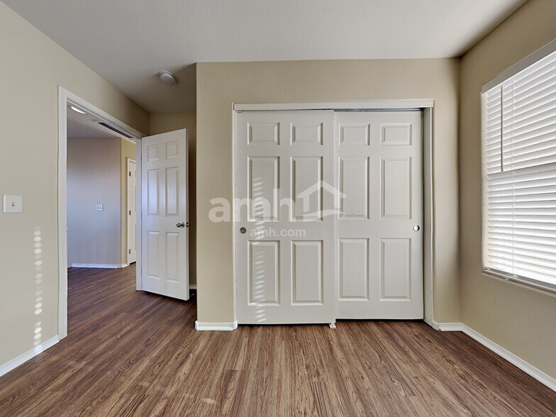 Building Photo - 9875 Travis Lake Ct