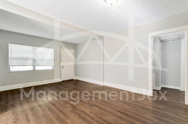 Building Photo - 2311 W 16th St