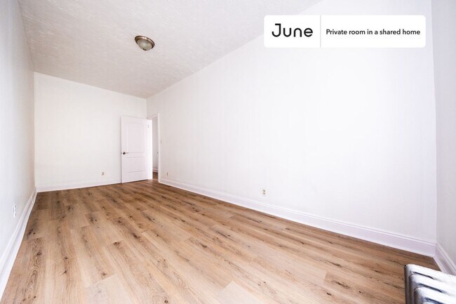 Building Photo - Room in Shared 4 bed/1 bath home