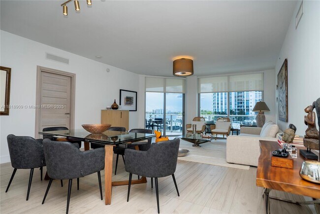 Building Photo - 17301 Biscayne Blvd