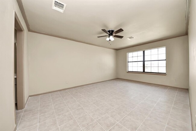 Building Photo - 1133 Kingston Dr