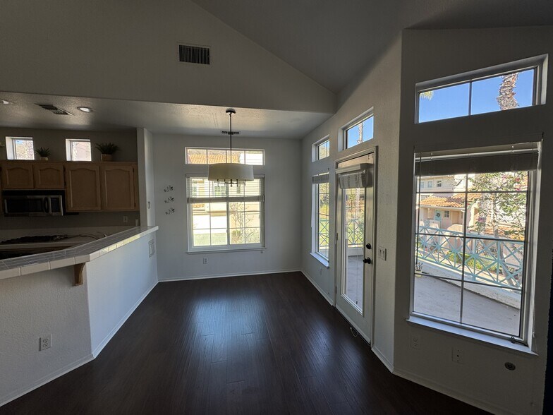 Building Photo - 12646 Springbrook Dr