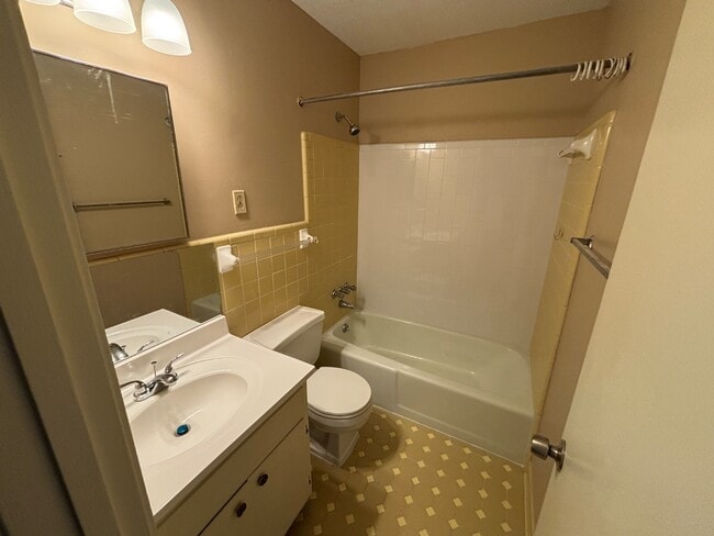 Building Photo - 6341 Wedgewick Cove