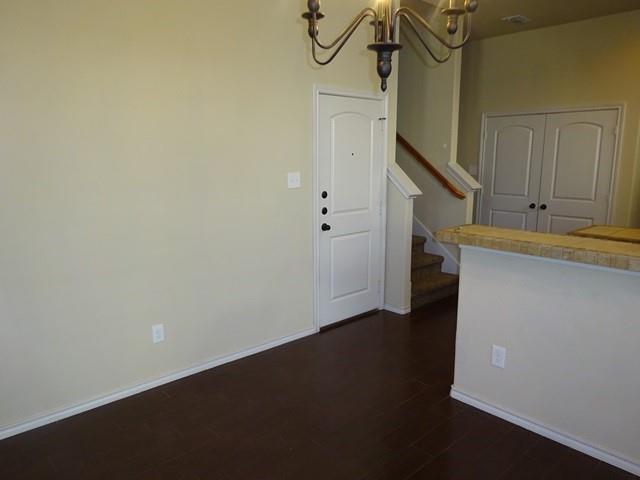 Building Photo - 160 Creekside Villa Dr