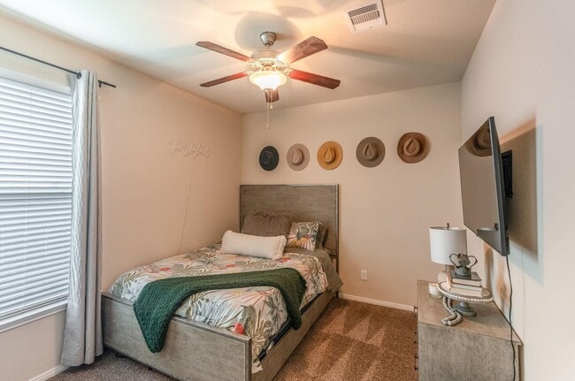 Building Photo - 23426 Tirino Shores Dr