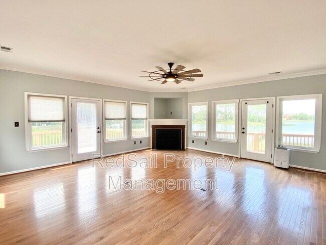 Building Photo - 256R Hunts Neck Rd