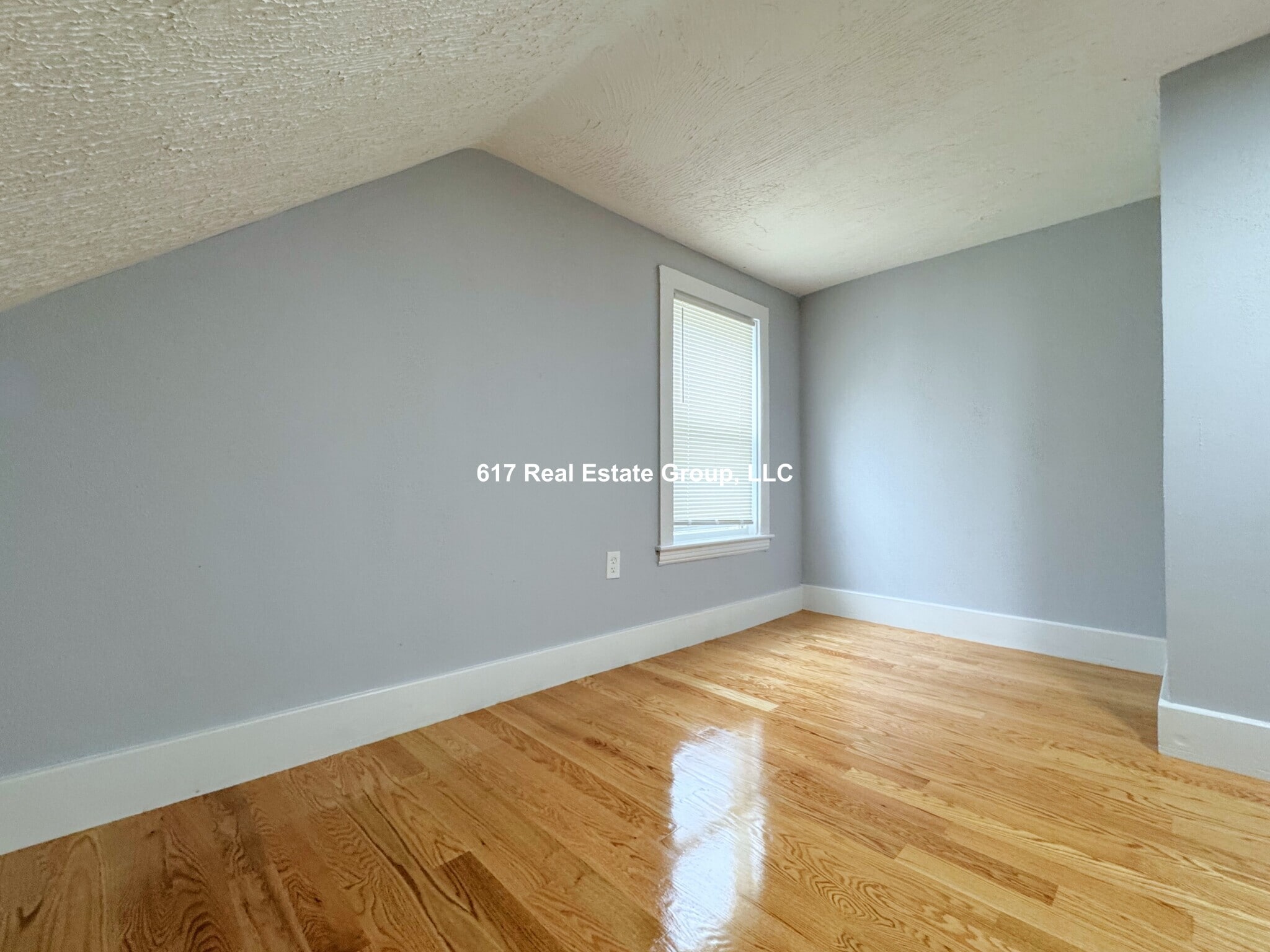 Building Photo - 4 Everett Square