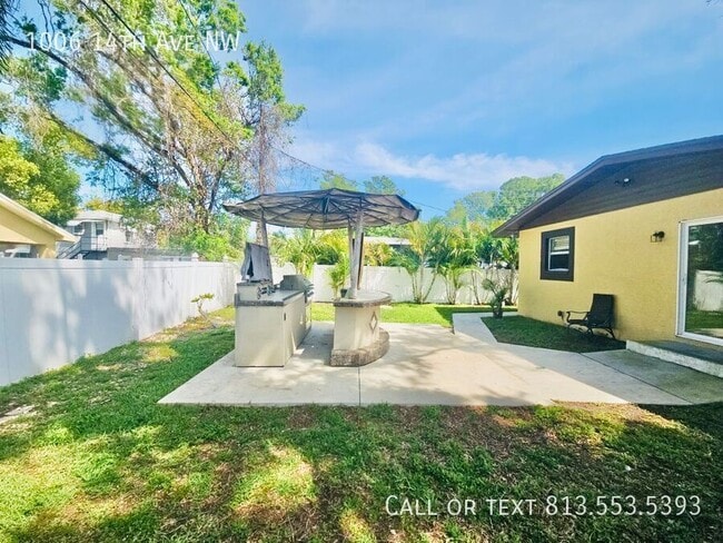 Building Photo - 1006 14th Ave NW