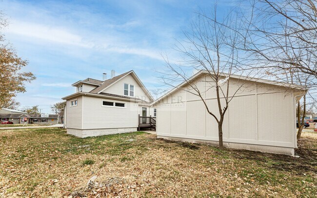 Building Photo - 184 W North St