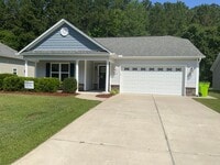 Building Photo - Move in ready home in New Bern
