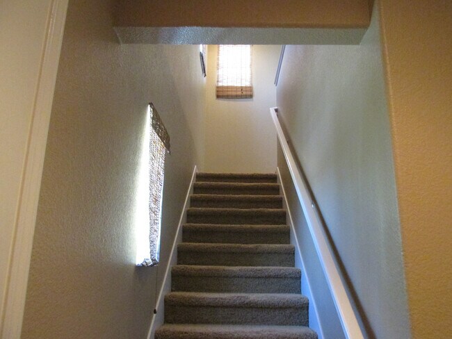 Building Photo - Updated Condo with Balcony in the Rivage at The Parkway