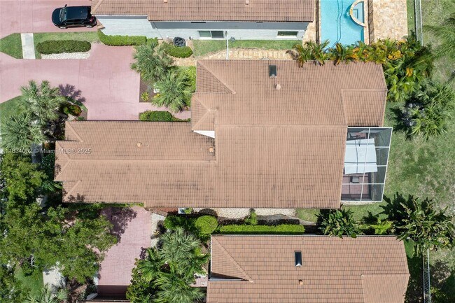 Building Photo - 7259 Via Palomar