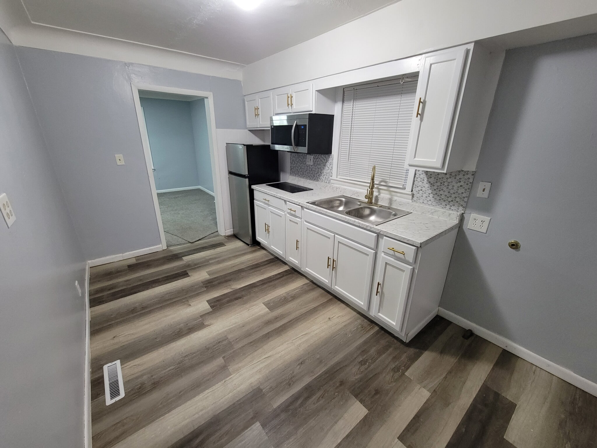 Building Photo - 1860 S Shore Blvd