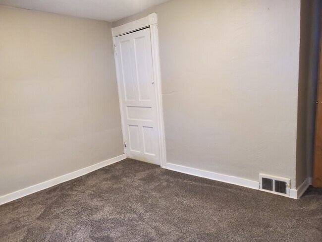 Bedroom 2 - 216 1st St
