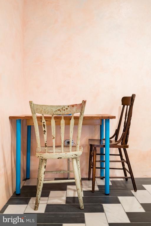 Building Photo - 1912 E Cumberland St