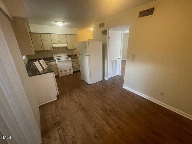 Building Photo - 120 Byrum St