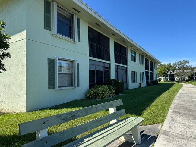 Building Photo - 801 Sabal Ridge Cir