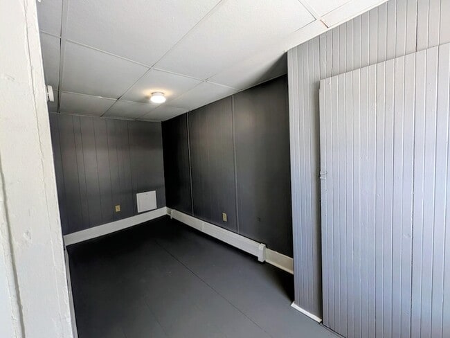 Building Photo - 13-15 Walnut Street Unit 1