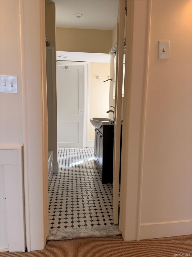 Building Photo - 6 Quelch Ave