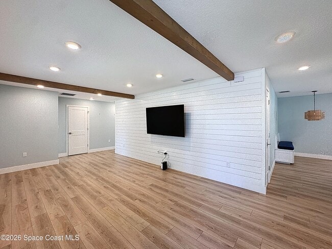 Building Photo - 1707 Shore Dr