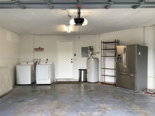 Building Photo - 3581 Simms St