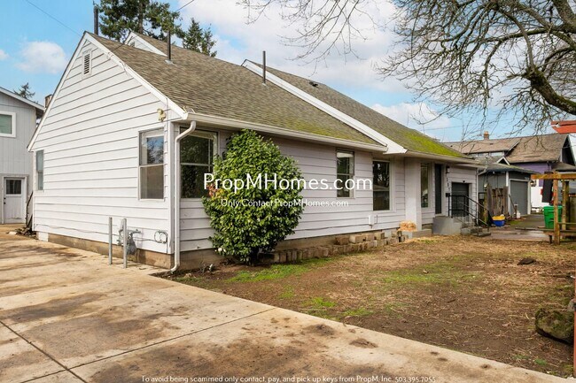 Building Photo - Updated Three Bedrom Home in Brentwood-Darlington!
