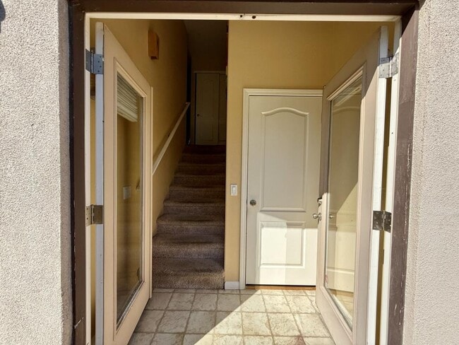 Building Photo - 1176 NE Bonny Doon Ln