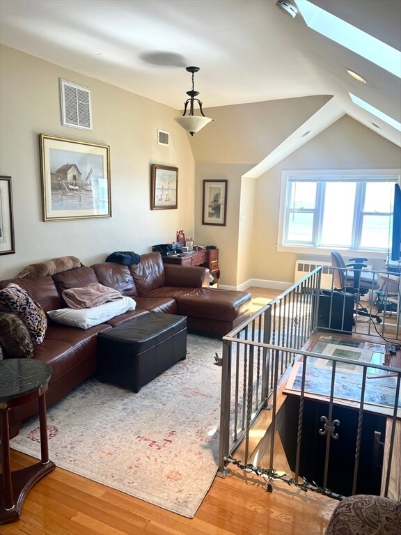 Building Photo - 77 Lynn Shore Dr