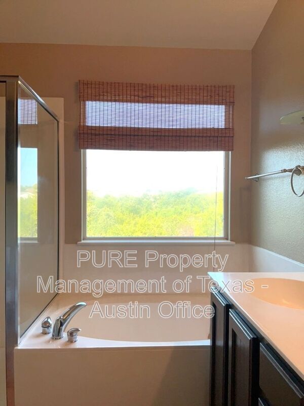 Building Photo - 10520 Dunham Forest Rd