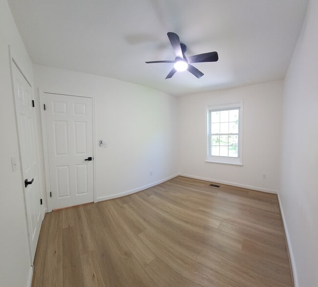 Building Photo - 1206 Caldwell Ct S