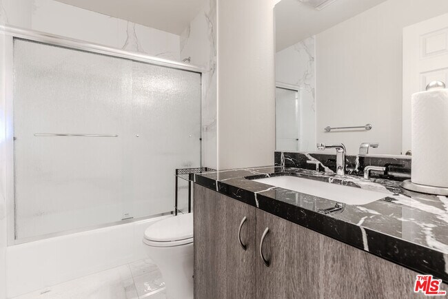 Building Photo - 2637 Angelo Dr