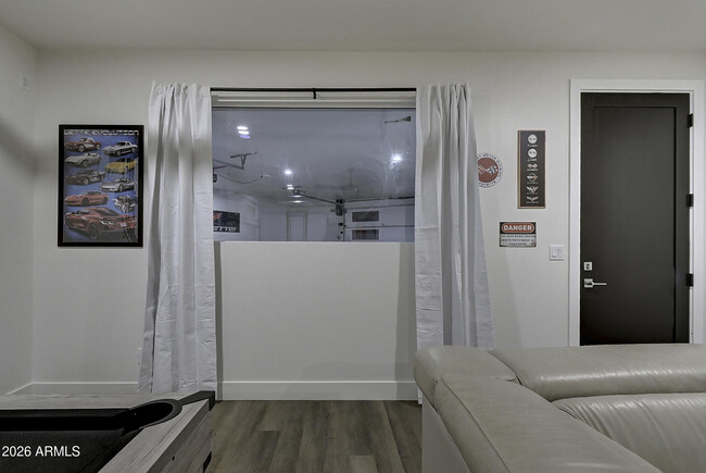 Building Photo - 6401 E Larkspur Dr