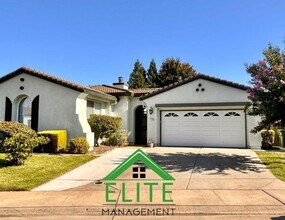 Building Photo - Stunning 4-Bedroom, 3.5-Bath Home