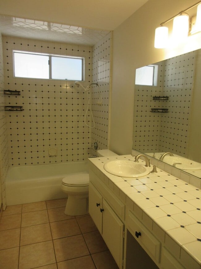 Building Photo - Duggan Property Management, Inc presents, Gorgeous home in Porter Ranch On Braemore Rd.