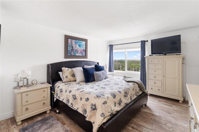 Building Photo - 1750 Benjamin Franklin Dr