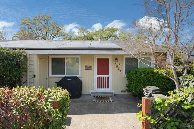 Building Photo - 18823 Beatrice Dr